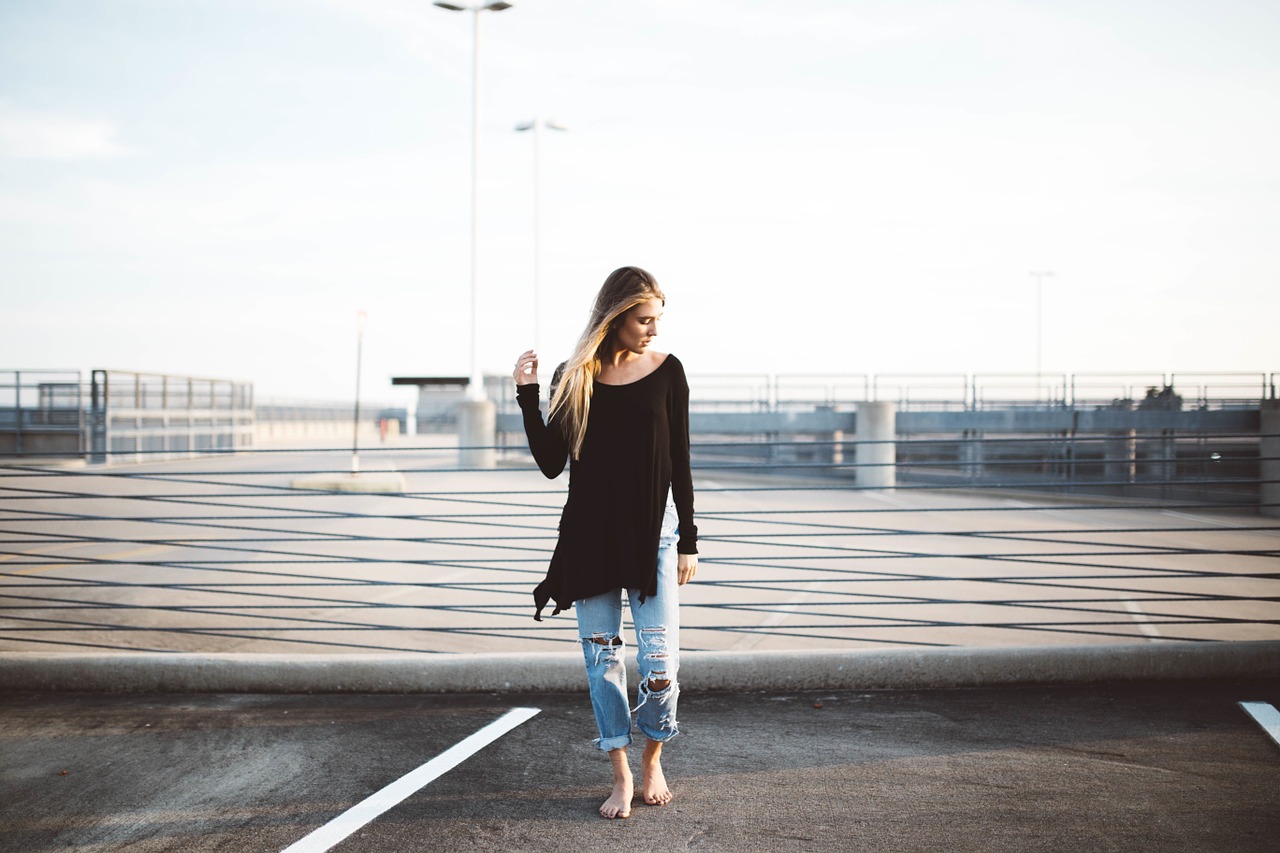 woman-1031533_1280